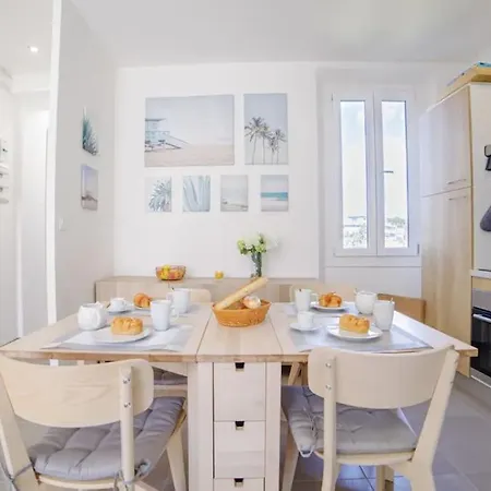Familial, Lumineux, Calme Avec Parking