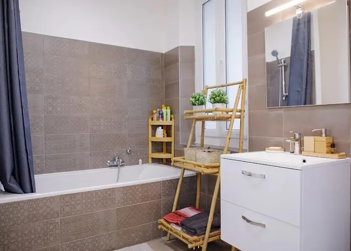 Lejlighed Familial, Lumineux, Calme Avec Parking *