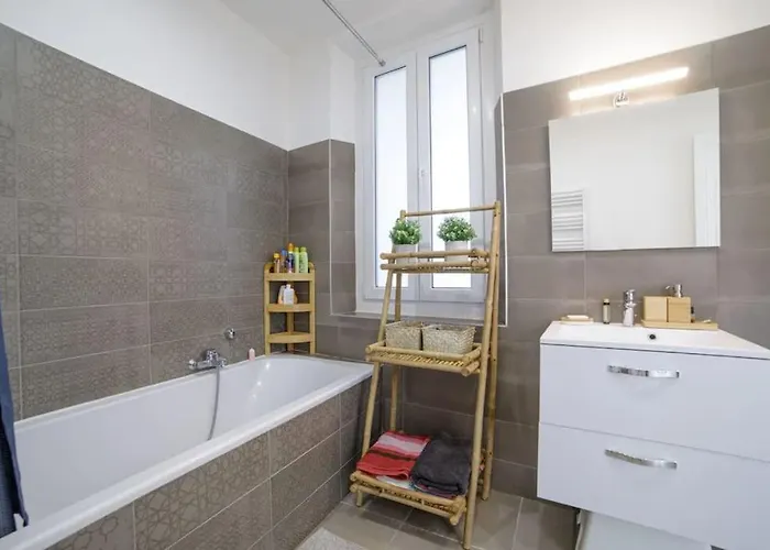 Familial, Lumineux, Calme Avec Parking * Cannes