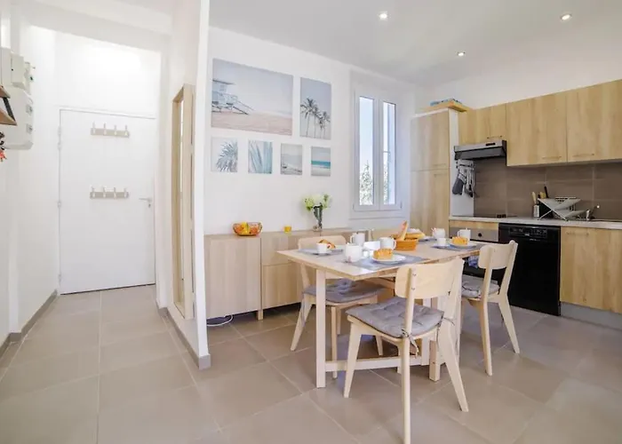 Lejlighed Familial, Lumineux, Calme Avec Parking Cannes