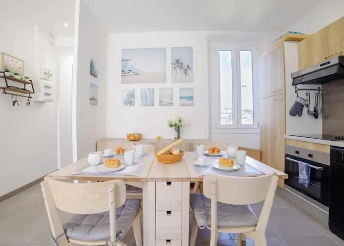 Familial, Lumineux, Calme Avec Parking