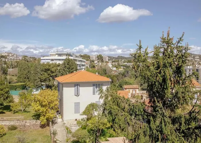 Familial, Lumineux, Calme Avec Parking Lejlighed Cannes